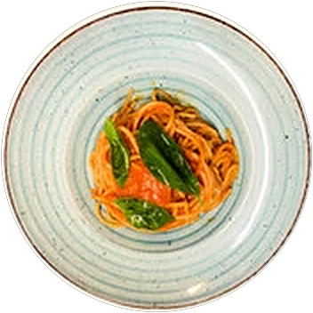 Spaghetti pomodoro with basil